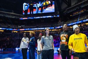 Caitlin Clark e Indiana Fever asisten a la final de la cuarta noche de las pruebas olímpicas de EE. UU. de 2024