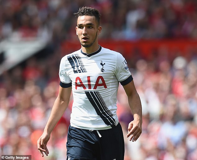 El excentrocampista del Tottenham Nabil Bentaleb ha sido hospitalizado debido a una enfermedad