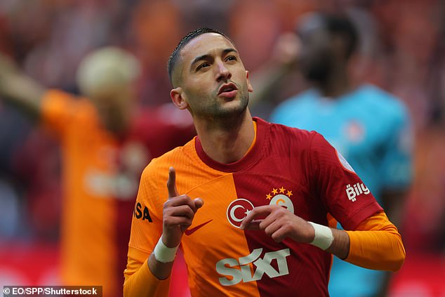 El Galatasaray ha completado el fichaje del extremo del Chelsea Hakim Ziyech en una transferencia gratuita