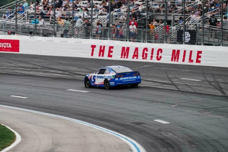 Kyle Larson vs Denny Hamlin en New Hampshire (vídeo)