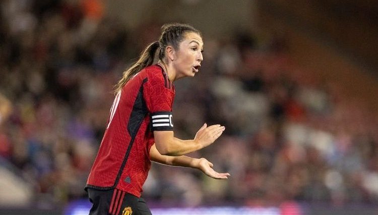 Manchester United skipper Katie Zelem to leave