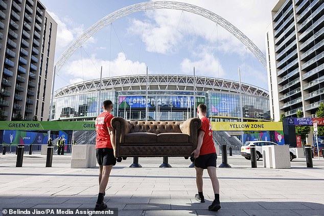 Se espera que unos 86.000 aficionados asistan a la final de la Liga de Campeones de esta noche en Wembley.