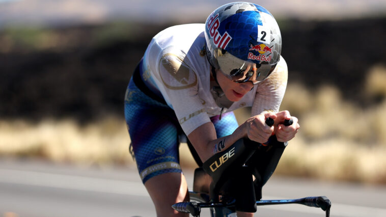Campeonato del Mundo VinFast IRONMAN 2023 - Lucy Charles-Barclay bicicleta aerodinámica