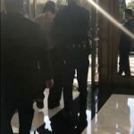 Este es el momento en que la policía sacó a Ryan García de su hotel cinco estrellas en Beverly Hills