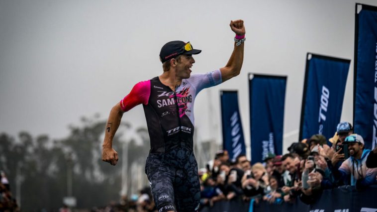 Sam Long celebra en la T100 de San Francisco.