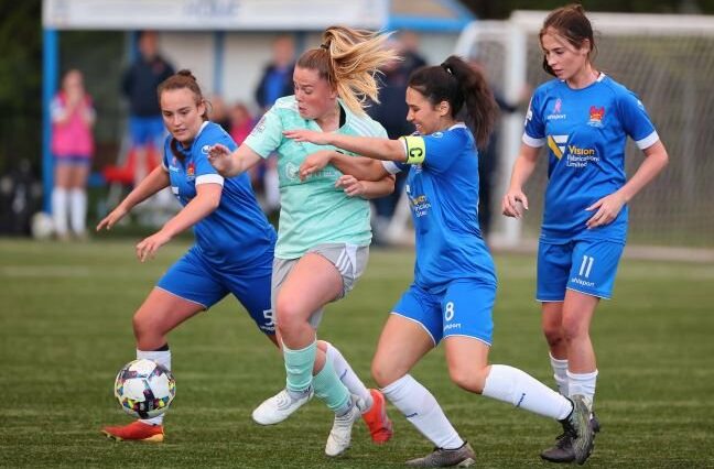Lisburn Ladies contra Lisburn Rangers, Premiership femenina de Sports Direct