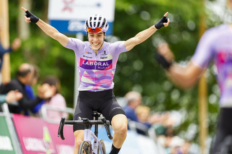 Tour Féminin des Pyrénées: Usoa Ostolaza logra en solitario la victoria en la segunda etapa en la cima del Col d'Aubisque