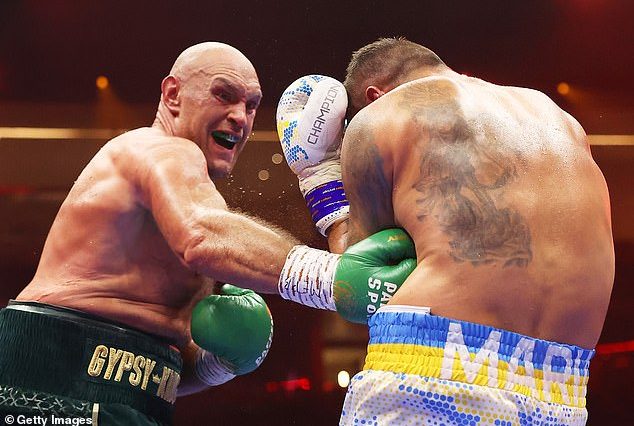 Tyson Fury extrañamente culpa de su derrota ante Oleksandr Usyk a que la pelea fue "demasiado fácil" y se divirtió "demasiado".