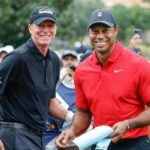 Steve Stricker y Tiger Woods son amigos desde hace mucho tiempo y han formado equipo antes en el campo de golf.  ¿Podrían volver a hacerlo en 2026, después de que Woods cumpla 50 años?