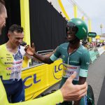 Biniam Girmay celebra su gran éxito con el maillot verde en el Tour de Francia