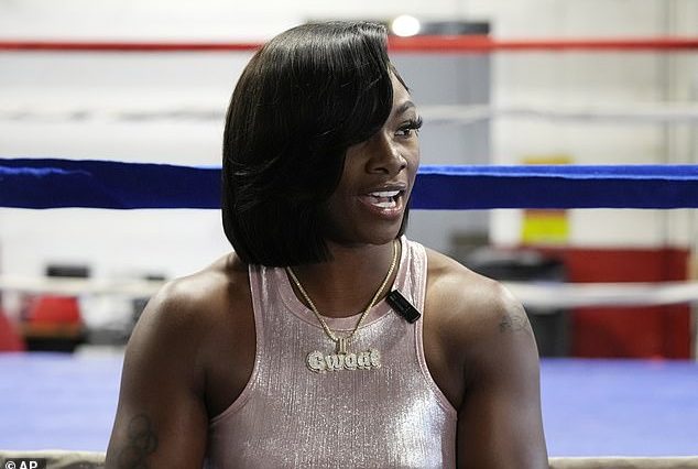 Claressa Shields se ha enfadado por la decisión de permitir que dos luchadoras que no pasaron las pruebas de género compitan contra mujeres en los Juegos Olímpicos de París