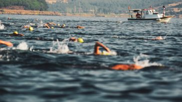 Cuatro eventos icónicos de natación en aguas abiertas: desafíos únicos en Europa, Asia y el Caribe