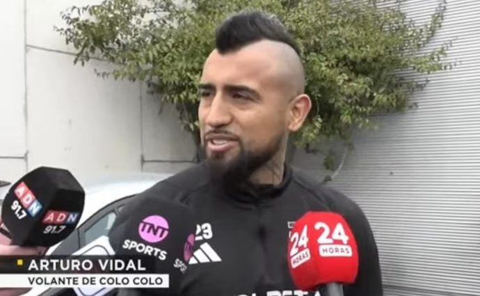 "El equipo ya está cerrado": Arturo Vidal se aburrió de esperar a Mauricio Isla en Colo Colo - Te Caché!