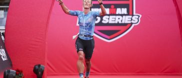 Ruth Astle finalizando el IRONMAN Vitoria 2024