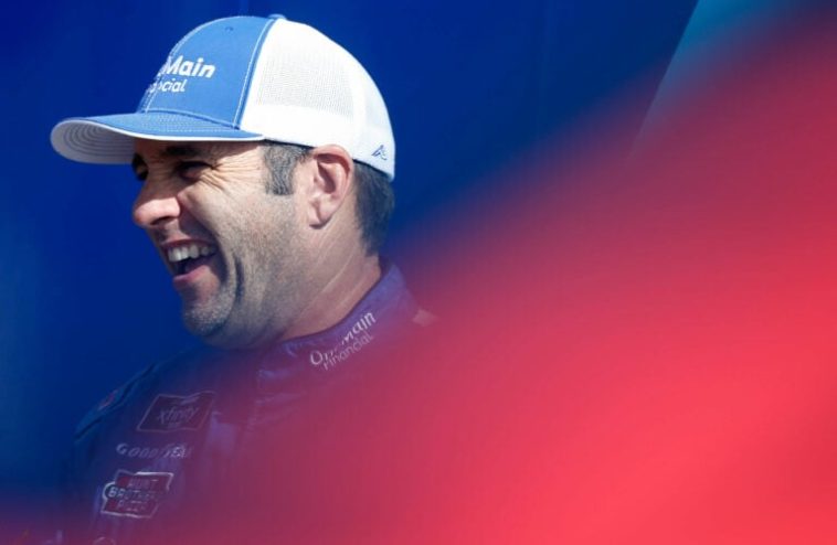 Elliott Sadler dice que NASCAR está ocultando imágenes de su accidente (Video)