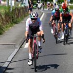 CHAMPAGNE SUIZA 18 DE JUNIO Neve Bradbury de Australia y el maillot blanco de mejor ciclista joven del Team CanyonSram Racing atacan durante la cuarta etapa del Tour de Suiza femenino 2024, una etapa de 1275 km de Champagne a Champagne UCIWWT el 18 de junio de 2024 en Champagne Suiza. Foto de Tim de WaeleGetty Images