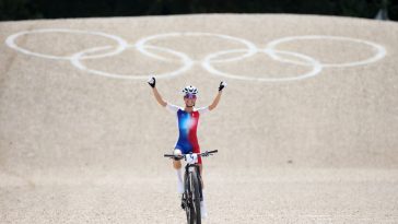 Juegos Olímpicos de París: Pauline Ferrand-Prévot consigue el oro en bicicleta de montaña cross-country femenino para Francia