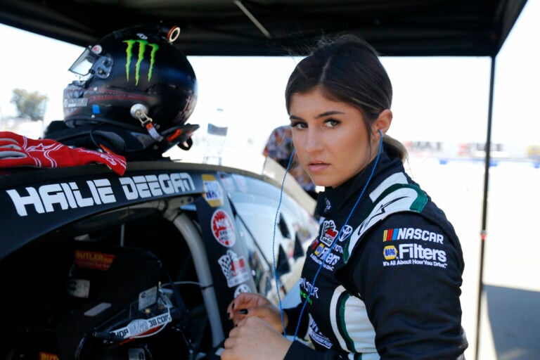 Kevin Harvick dice que será difícil que Hailie Deegan tenga otra oportunidad