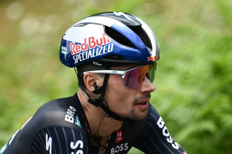 Las esperanzas de Primož Roglič de ganar la general del Tour de Francia se tambalean tras un accidente en el final de la etapa 11