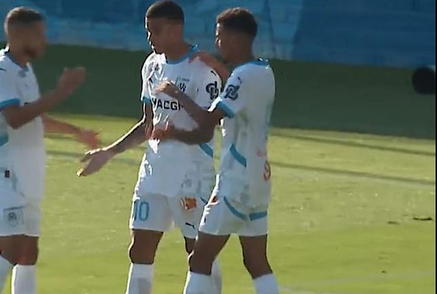 Mason Greenwood recibió los elogios de sus compañeros tras abrir el marcador para el Marsella contra el Pau el sábado