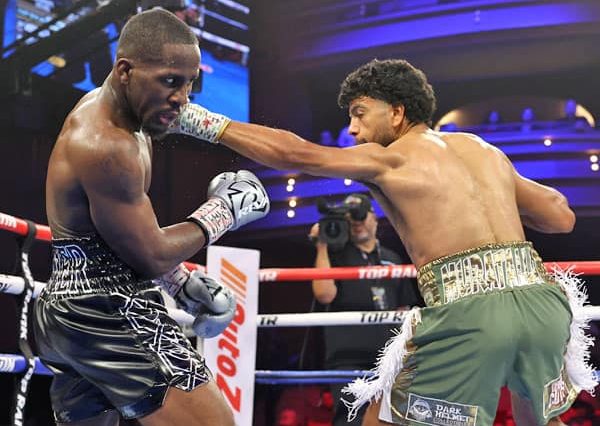 Raymond Muratalla contra Tevin Farmer Acción10