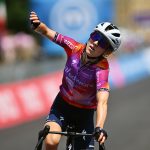 Niamh Fisher-Black gana la cima de la tercera etapa femenina del Giro de Italia