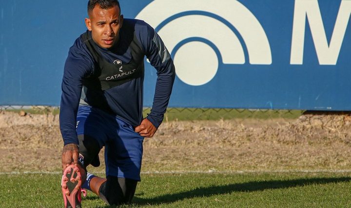 Villa en el entrenamiento de Independiente Rivadavia (prensa club).