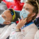 Kristian Blummenfelt y el entrenador Olav Aleksander Bu en la reunión informativa masculina de triatlón de los Juegos Olímpicos de París 2024 (crédito de la foto: World Triathlon)