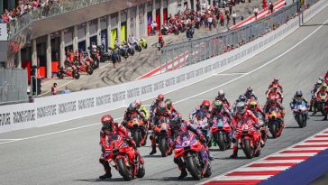 El inicio del GP de Austria de MotoGP