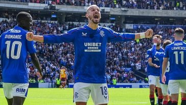 Vaclav Cerny celebra su gol tras dar a los Rangers una ventaja de 2-1 en Hampden