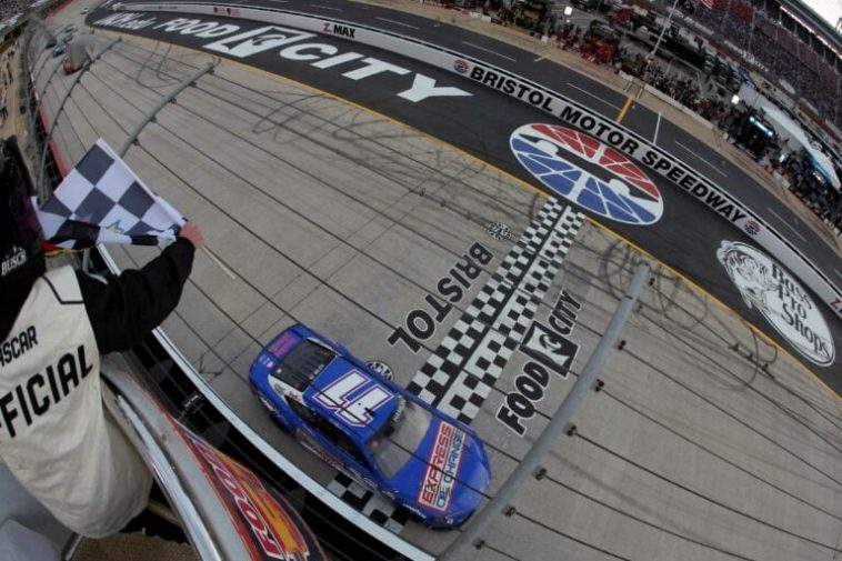 Denny Hamlin recibe una sorprendente sanción de L2 por el motor de Bristol