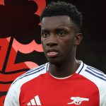 El Arsenal rechaza la oferta de 25 millones de libras de Eddie Nketiah del Nottingham Forest después de que fracasara su fichaje por el Marsella