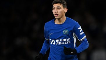 El Chelsea está dispuesto a vender a Deivid Washington al Estrasburgo, el club de la Ligue 1 con los mismos propietarios, por 17,6 millones de libras... y los Blues obtienen beneficios a pesar de que el jugador de 19 años juega solo 25 minutos para ellos