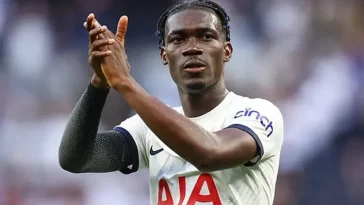 El Tottenham suspende a Bissouma para el primer partido de la Premier League tras un vídeo que lo muestra inhalando óxido nitroso