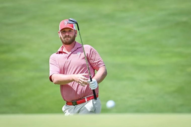 El entrenador asistente de la Universidad de Wisconsin, Ross Thomson, que aparece aquí compitiendo en el Wisconsin State Amateur el 18 de julio, tomó la delantera en la primera ronda del Wisconsin State Open 2024 el 19 de agosto en Minocqua Country Club.