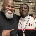 Mark Henry no podría estar más orgulloso cuando su hijo Jacob revela un acuerdo con la WWE