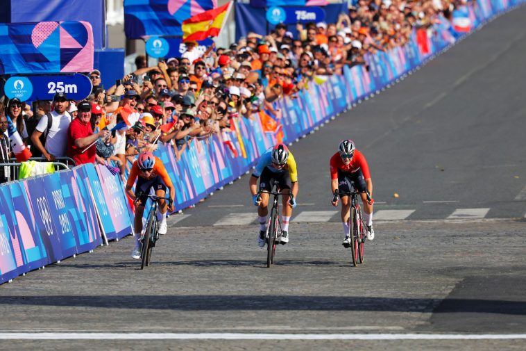 En busca de la plata “cuando ya no queda mucho para el sprint”: Vos salva una medalla para Holanda en la carrera en ruta de los Juegos Olímpicos