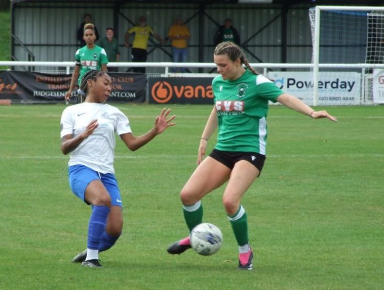 Enfield Town vs Haringey Borough, Liga de fútbol femenino de la región este