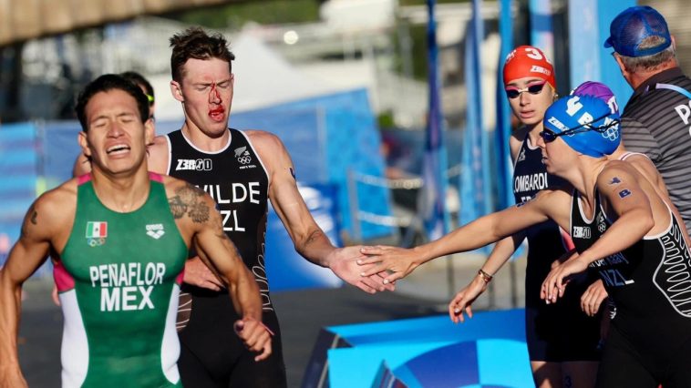 Relevo de triatlón mixto Hayden Wilde en París 2024