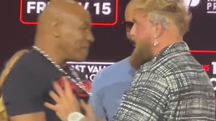 Jake Paul y Mike Tyson se pelean a empujones en una conferencia de prensa