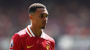 Jamie Redknapp dice que Trent Alexander-Arnold está en una muy buena posición con respecto a su futuro