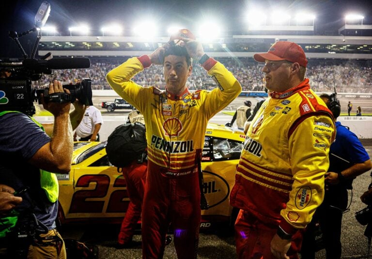 Posible sanción de NASCAR para Joey Logano (Video)