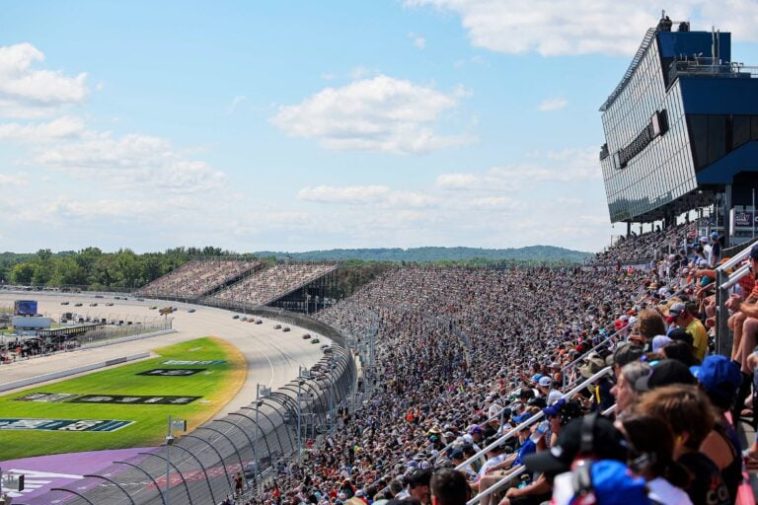 Michigan International Speedway - NASCAR Cup Series - Aficionados - Tribunas