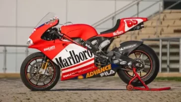 La Ducati 2003 de Loris Capirossi