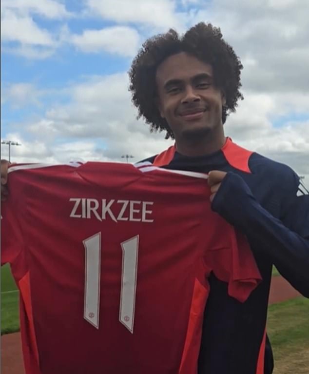 Joshua Zirkzee lucirá el número 11 en su campaña de debut en el Manchester United la próxima temporada