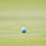 COLUMBUS, OH - 21 DE AGOSTO: Vista genérica de una pelota de golf en el green durante la segunda ronda del Campeonato Nacional de Hospitales Pediátricos en el Club de Golf de la Universidad Estatal de Ohio el 21 de agosto de 2020 en Columbus, Ohio. (Foto de Jamie Sabau/Getty Images) *** Leyenda local ***