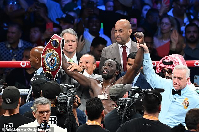 Terence Crawford se convirtió en campeón mundial de cuatro pesos el sábado por la noche.