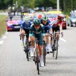 LE GRAND BORNAND FRANCIA 17 DE AGOSTO Marianne Vos de los Países Bajos y el maillot de puntos verdes del Team Visma Lease a Bike compiten en la escapada durante la 3.ª etapa 7 del Tour de France Femmes 2024, una etapa de 1664 km desde Champagnole a Le Grand Bornand 1265 m UCIWWT el 17 de agosto de 2024 en Le Grand Bornand, Francia. Foto de Dario BelingheriGetty Images