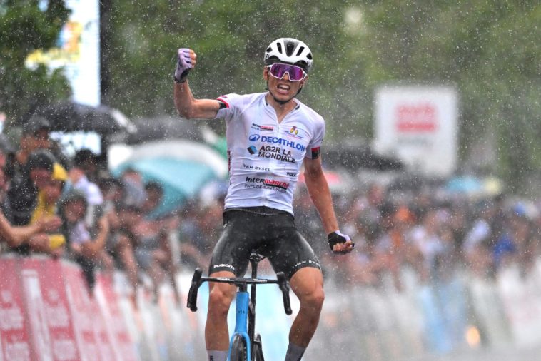 Tour du Limousin: Alex Baudin se impone en solitario en una segunda etapa azotada por el temporal