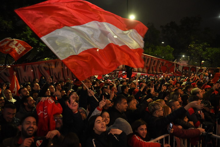 El banderazo tuvo una gran concurrencia. (Foto: Enrique Garcia Medina)